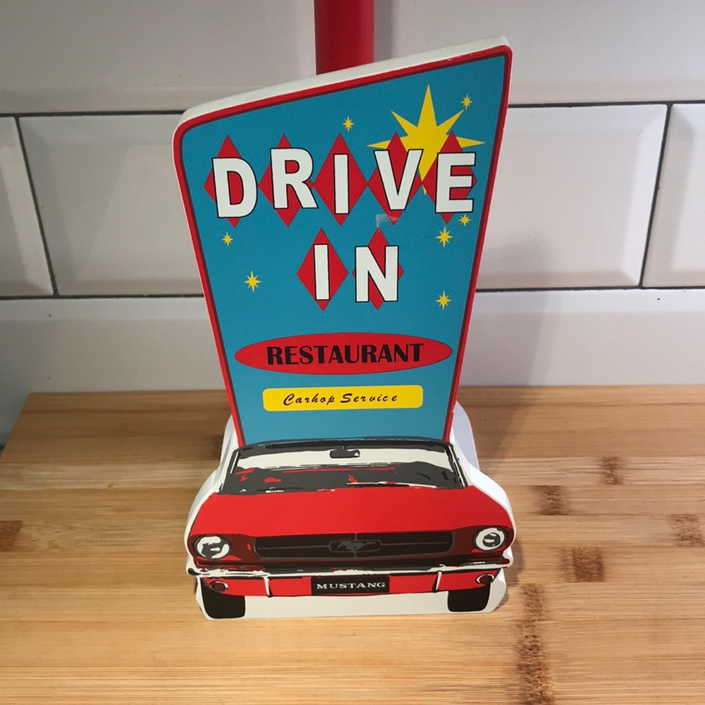 Ford Mustang Paper towel holder